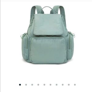 Caraa medium travel backpack (Sage)